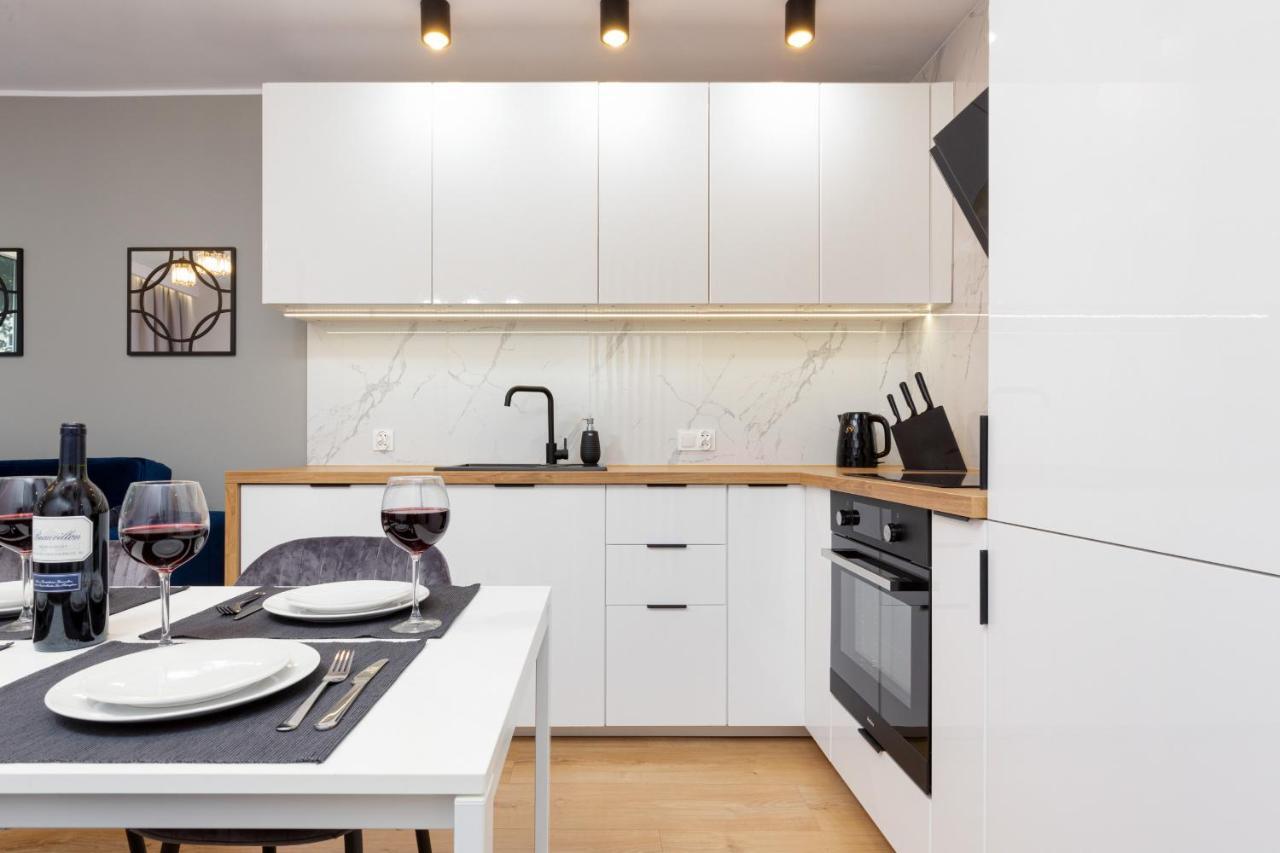 Beautiful Two-bedroom Bielany By Renters * Warsaw