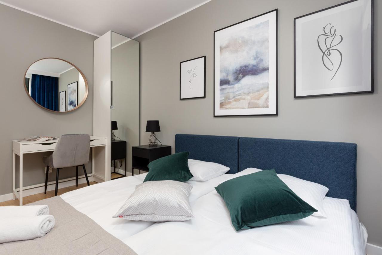 Апартаменти Beautiful Two-bedroom Bielany By Renters Варшава