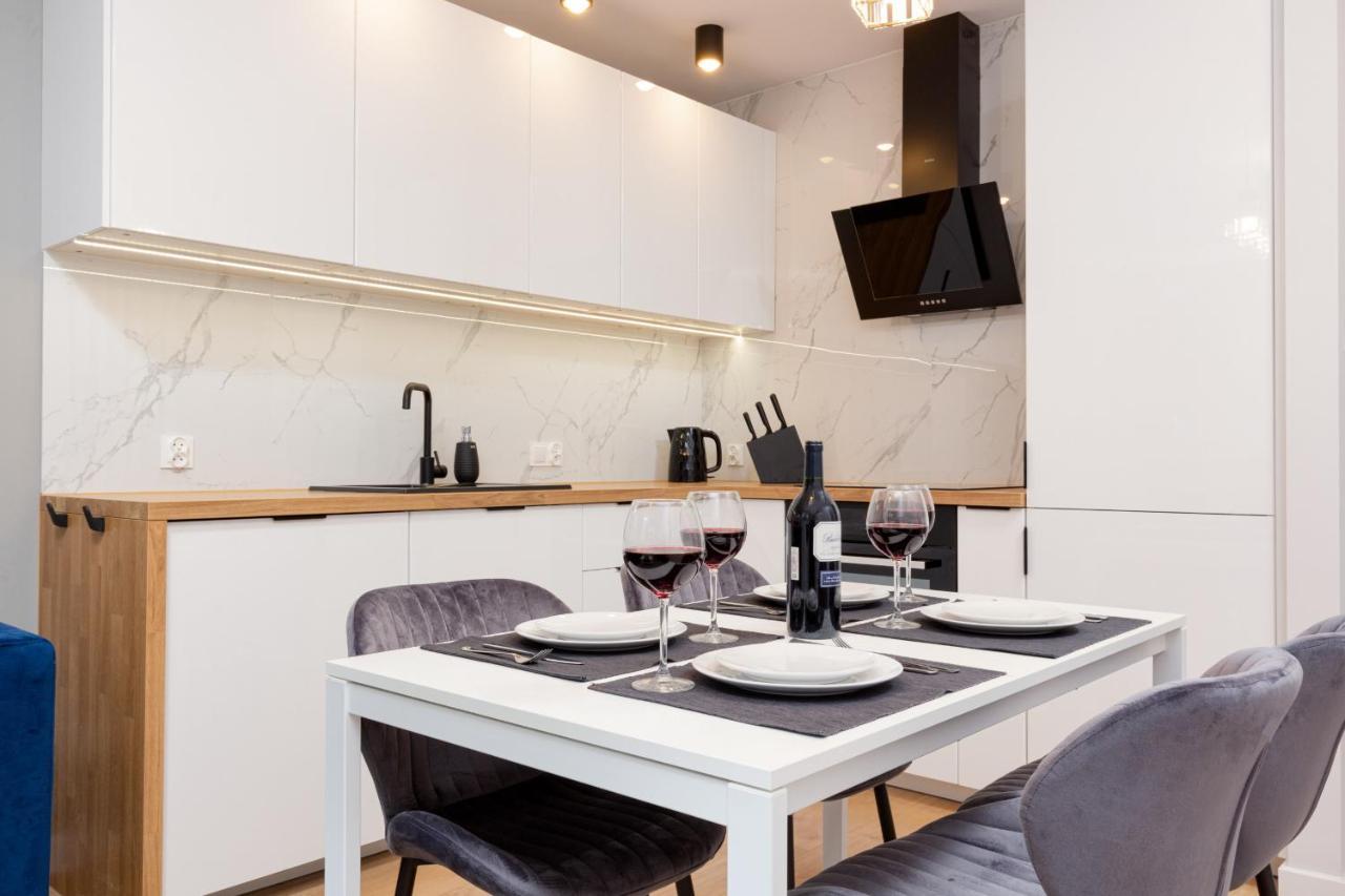 Beautiful Two-bedroom Bielany By Renters Apartment Warsaw