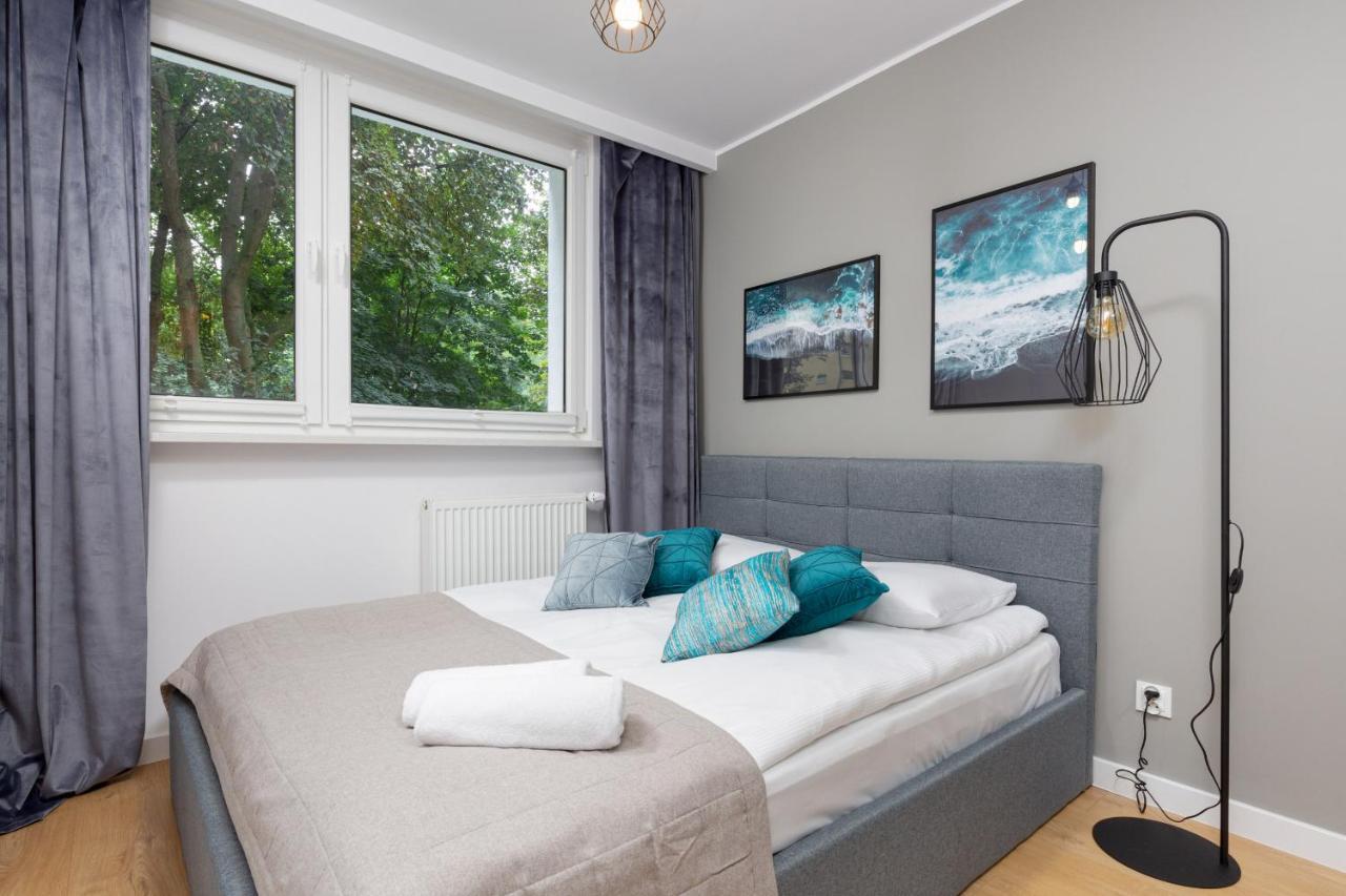 Апартаменти Beautiful Two-bedroom Bielany By Renters Варшава