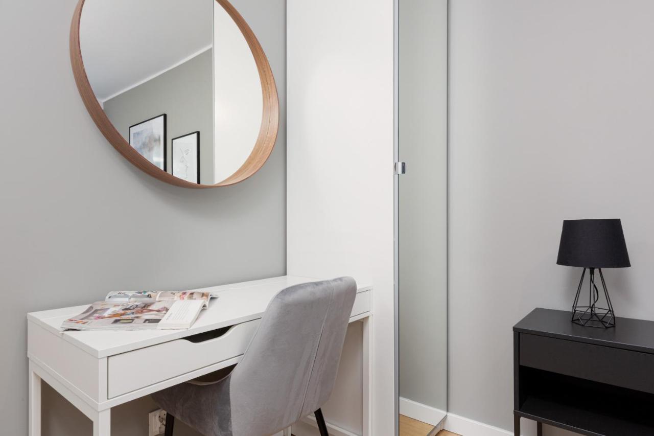 Beautiful Two-bedroom Bielany By Renters Apartmán *